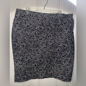Liz Claiborne Black and White Pencil Skirt - Size 18